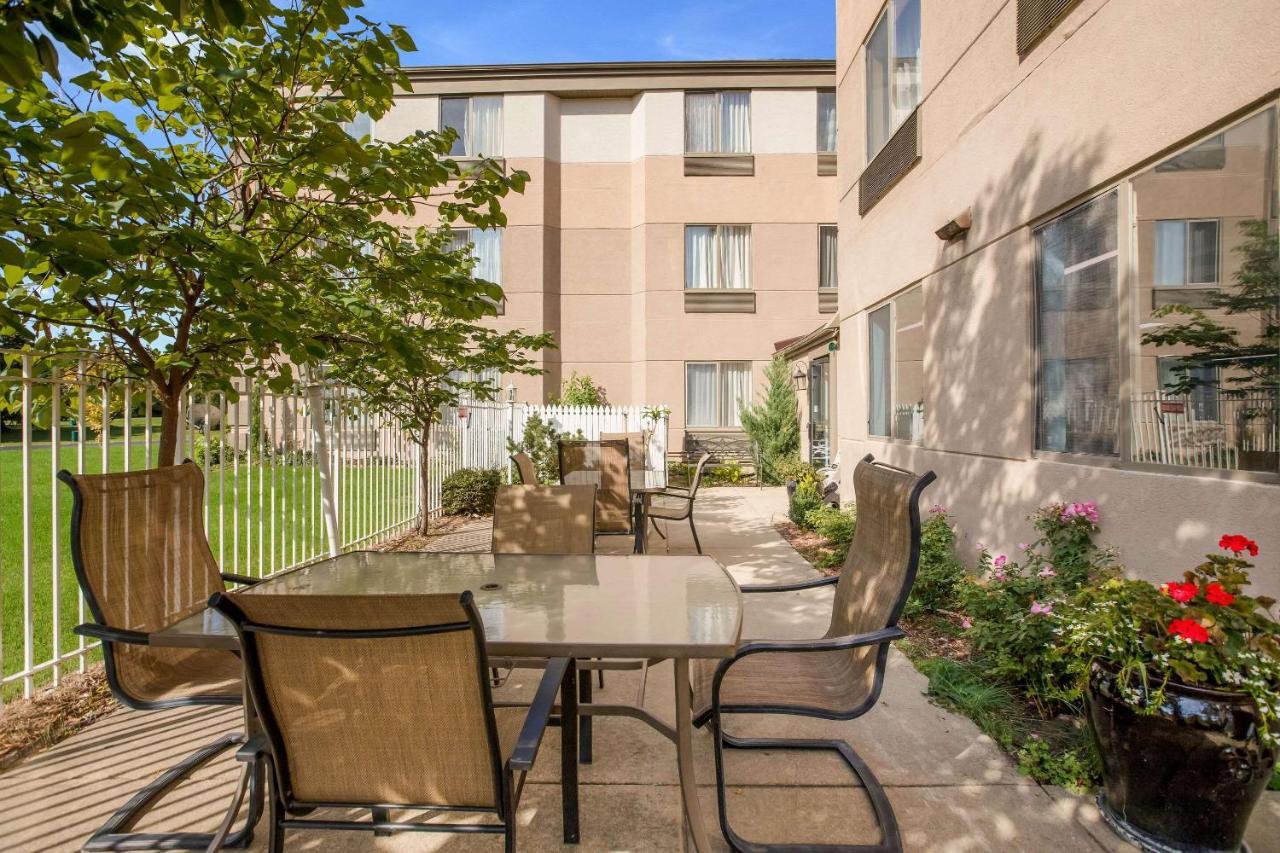 Sleep Inn & Suites Grand Rapids Exterior photo
