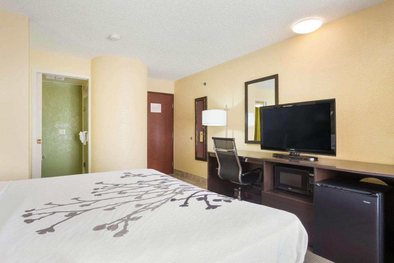 Sleep Inn & Suites Grand Rapids Exterior photo