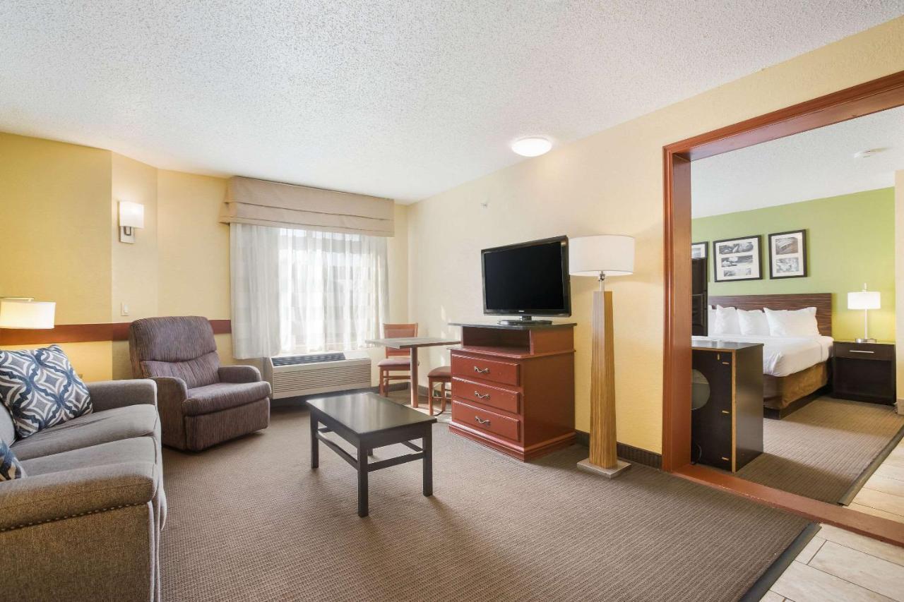 Sleep Inn & Suites Grand Rapids Exterior photo