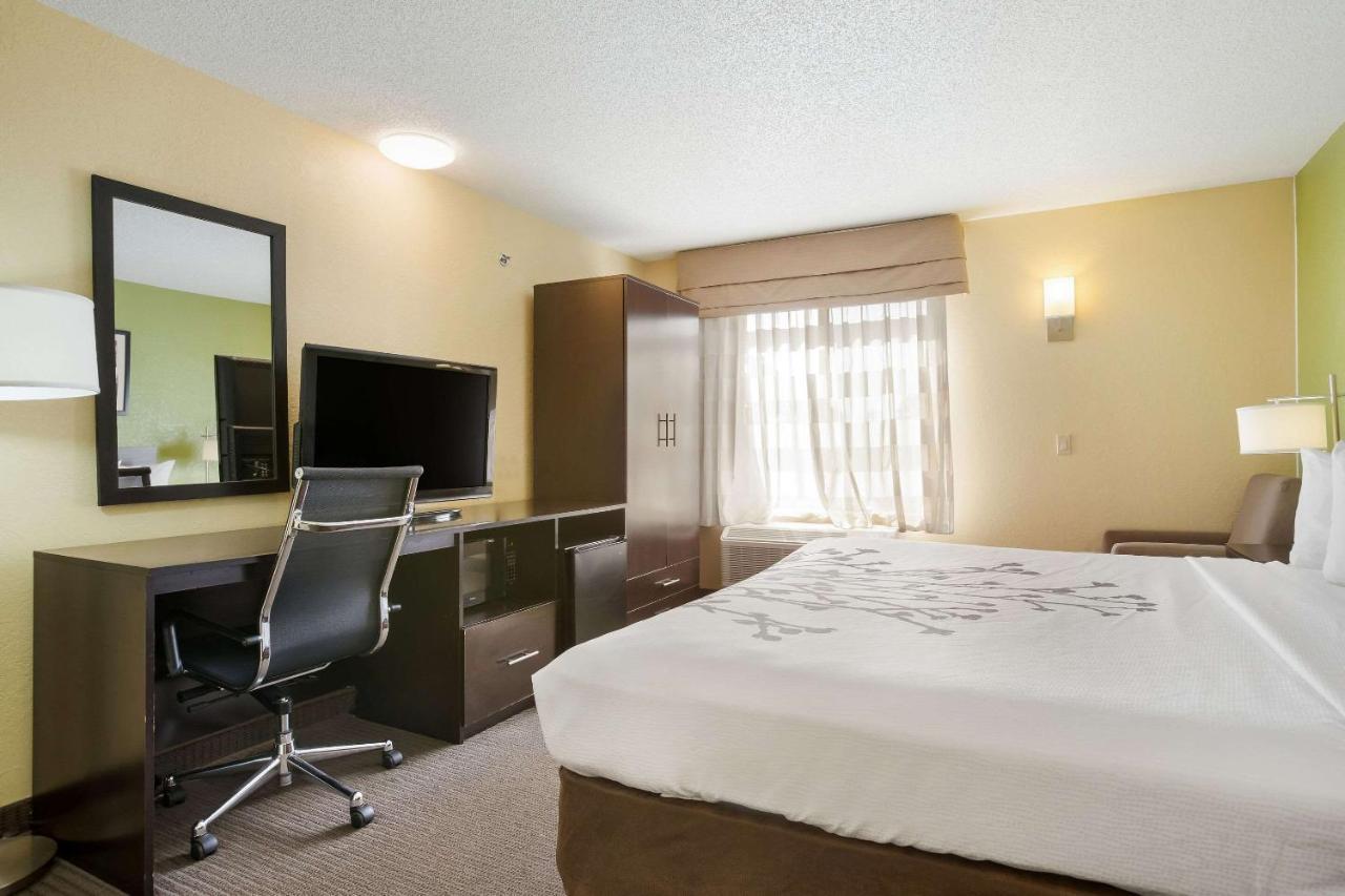 Sleep Inn & Suites Grand Rapids Exterior photo