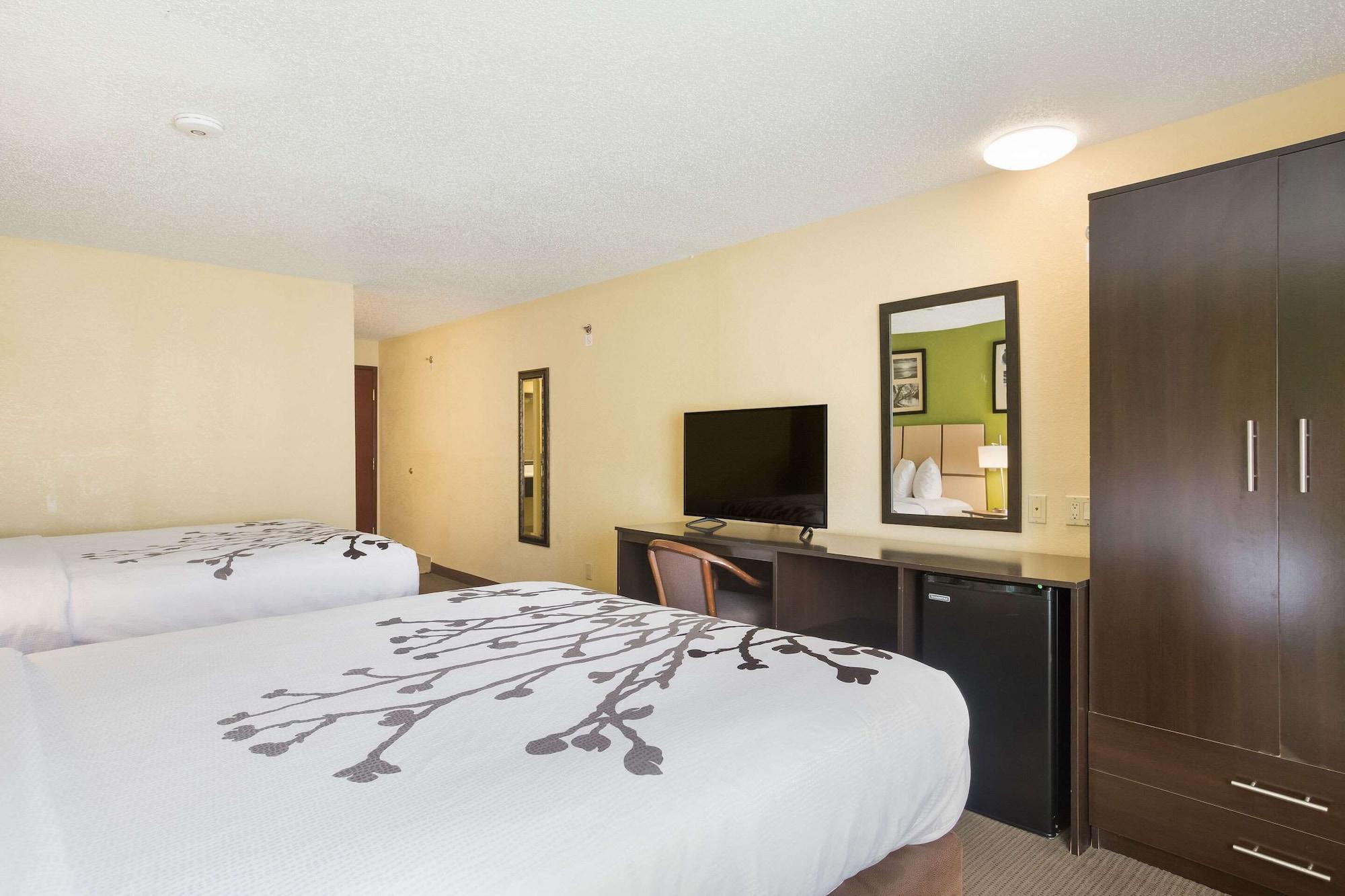 Sleep Inn & Suites Grand Rapids Exterior photo