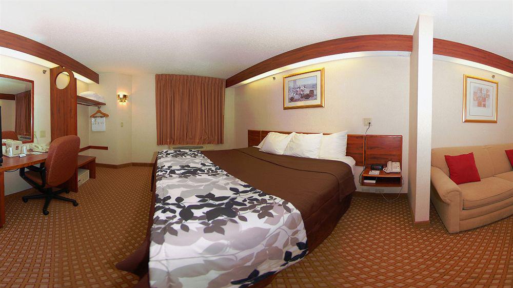 Sleep Inn & Suites Grand Rapids Exterior photo